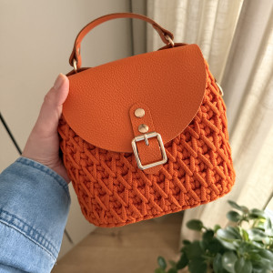 Torebka kuferek na łańcuszku - pomarańczowy