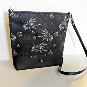 Torebka listonoszka gothic pająki owady prezent