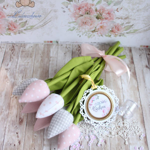 Tulipany kwiaty bukiet dla Babci, prezent na Dzień Babci dekoracja