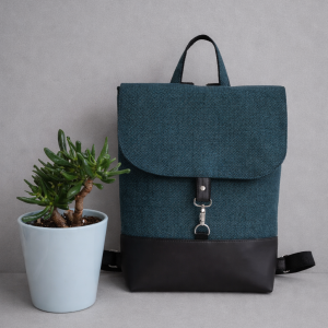 Turkusowo-czarny plecak