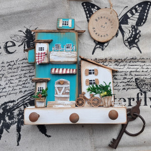 Turkusowy domek wiszak na klucze no 4