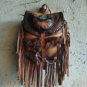 Unikatowy plecak ze skóry naturalnej z frędzlami