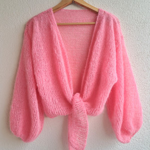 Uroczy sweterek w kolorze różanym. Handmade.