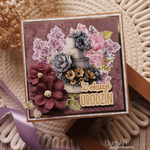 Urodziny, kartka urodzinowa w pudełku ciemny fiolet, u75