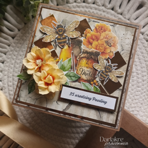 Urodziny, kartka urodzinowa w pudełku, złoto, miód, pszczoły u127