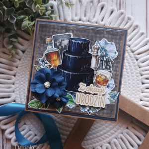 Urodziny, kartka w pudełku, niebieska z tortem, u64