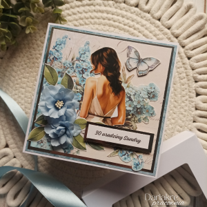 Urodziny kobiety, kartka w pudełku personalizowana niezapominajki, u91