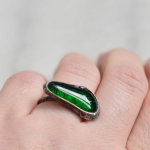 W zieleni -  pierścionek ze szkłem