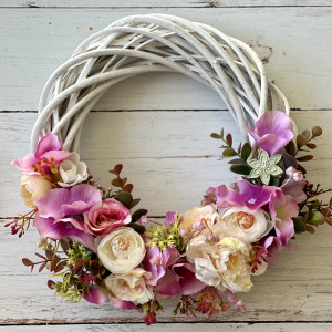 Wianek na drzwi z kwiatów sztucznych, ręcznie wykonany
