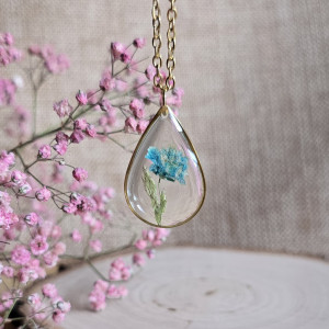 Wieczne kwiaty zawieszka łezka gipsówka złota niebieska