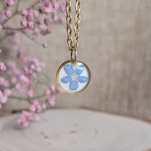 Wieczny kwiat zawieszka z niezapominajką złota