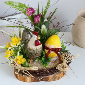 Wielkanocny stroik z jajkiem
