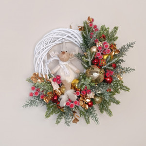 Wieniec świąteczny z reniferem. Dekoracja na Boże Narodzenie