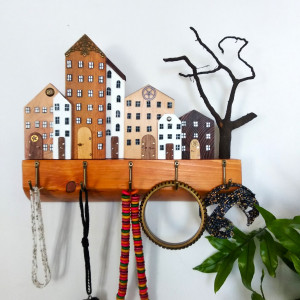 Wieszak na klucze lub biżuterię „Ulica Pogodna”.