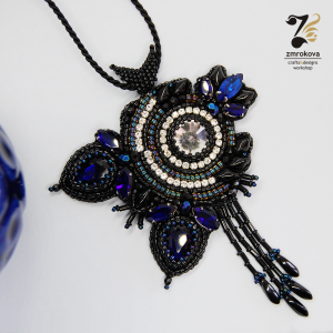 Wisior asymetryczny czarny błyszczący z cyrkoniami - Monoceros