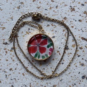 Wisiorek czerwony kwiat