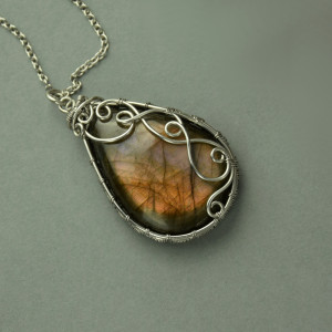 Wisiorek labradoryt wire wrapping oryginalny unikat 4