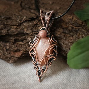 Wisiorek miedziany naszyjnik z kamieniem księżycowym wire wrapping