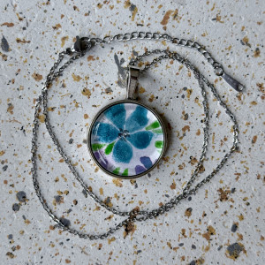 Wisiorek niebieski kwiat