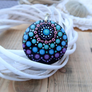 Wisiorek ręcznie zdobiony techniką dot painting - Purple Dream