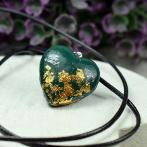 Wisiorek serce - butelkowa zieleń i złoto