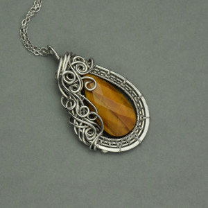 Wisiorek tygrysie oko wire wrapping 3