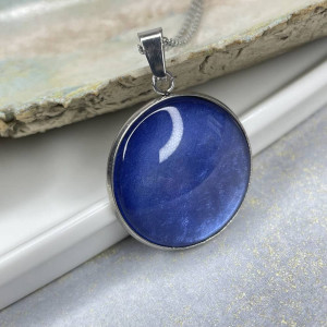 Wisiorek w odcieniu perłowego lapis-lazuli Dolunay e35/46
