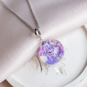 Wisiorek z gipsówką 02