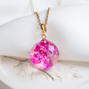 Wisiorek z gipsówką 03