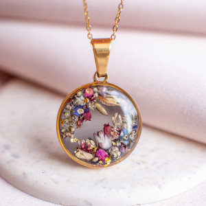 Wisiorek z kompozycją kwiatową 047