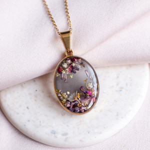 Wisiorek z kompozycją kwiatową 049