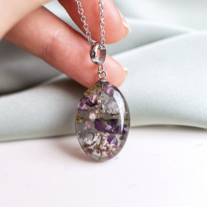 Wisiorek z kompozycją kwiatową 054