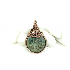 Wisiorek ze szmaragdem II