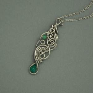 Wisiorek zielony onyks wire wrapping