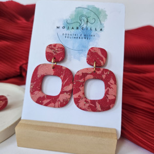 Wiszące kwadraty czerwono różowe