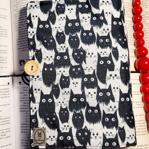 Wodoodporne etui na książkę: koty 2