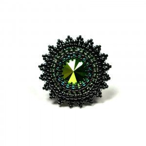 Yashil, pierścionek z kryształem Swarovskiego, haft koralikowy
