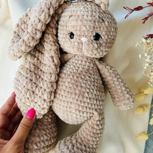 Zajączek na szydełku beż