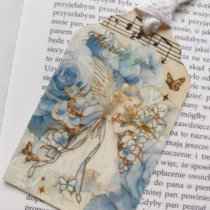 zakładka do książki, niebieska wróżka, nuty, róże, motyle, prezent