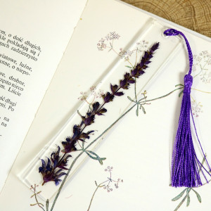 Zakładka do książki wiosenne kwiaty żywica szałwia