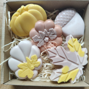 Zapachowy jesienny box prezentowy mydełek ozdobnych