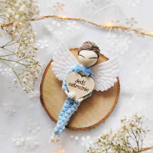 Zawieszka do samochodu: aniołek Jedź ostrożnie - chłopiec