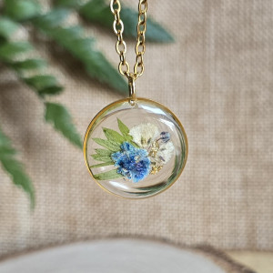 Zawieszka na szczęście z niebieskim kwiatem