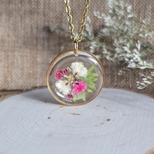 Zawieszka z kwiatami różowymi bukiet żywica