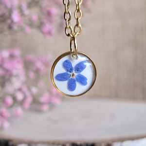 Zawieszka z niezapominajką złota