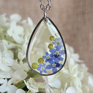 Zawieszka z niezapominajkami