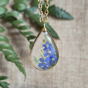 Zawieszka z niezapominajkami złota dziewczęca