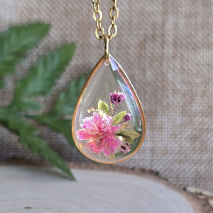 Zawieszka z różowymi kwiatami prawdziwe suszone kwiaty