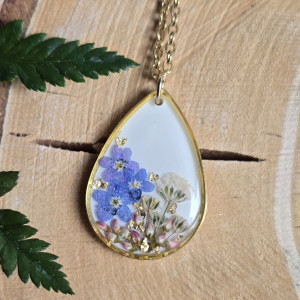 Zawieszka z suszonymi kwiatami bukiet kwiatowy