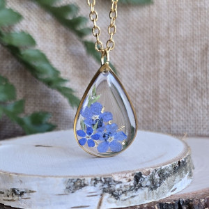 Zawieszka z suszonymi kwiatami łezka